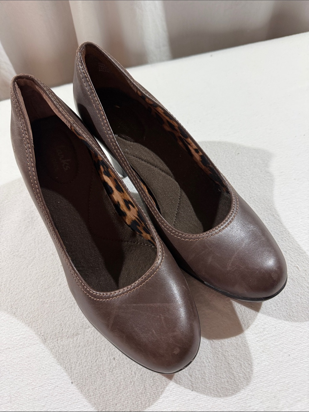 Clarks Women’s Brown Leather Low Heel Pumps